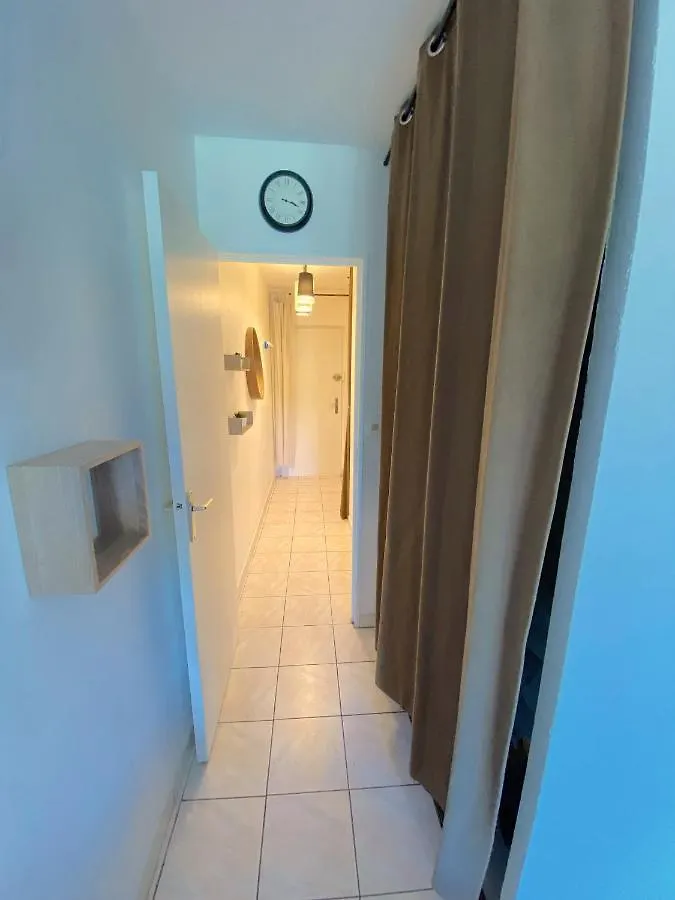 Appart 4 Pers Dans Residence Avec Piscine A 10 Min De La Plage Sanary-sur-Mer Apartment