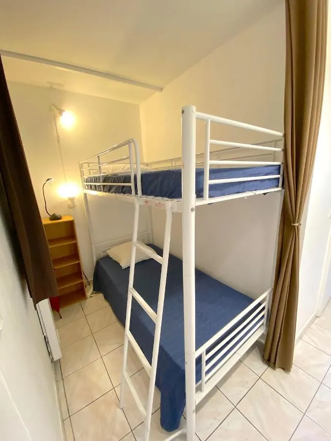 Appart 4 Pers Dans Residence Avec Piscine A 10 Min De La Plage Sanary-sur-Mer 0*,  France
