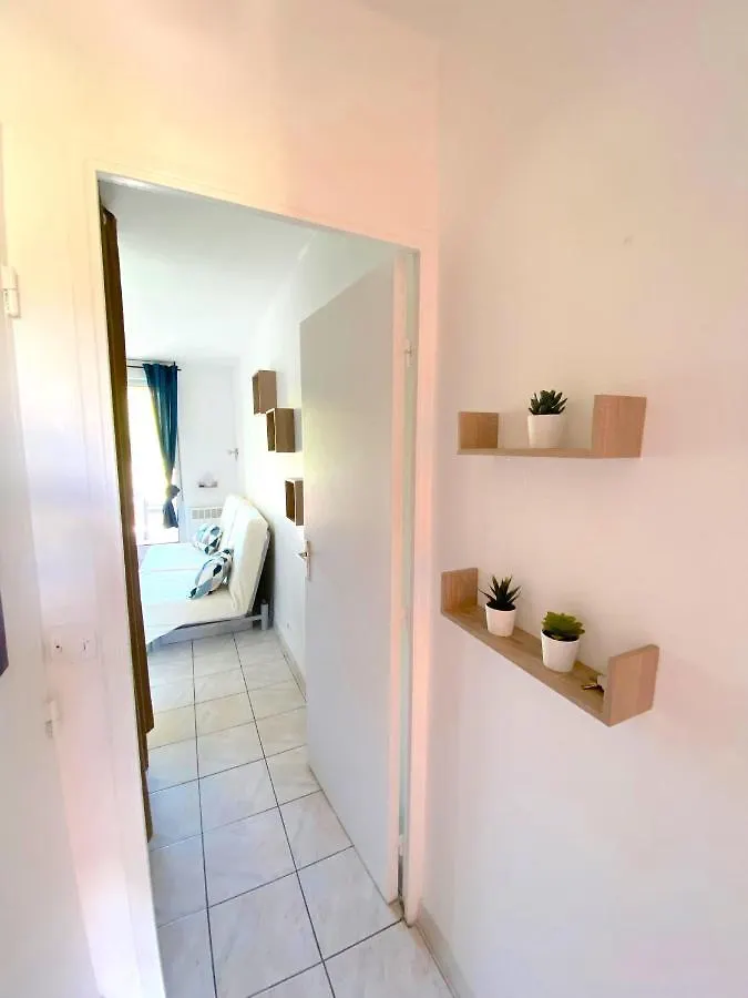 Apartment Appart 4 Pers Dans Residence Avec Piscine A 10 Min De La Plage Sanary-sur-Mer